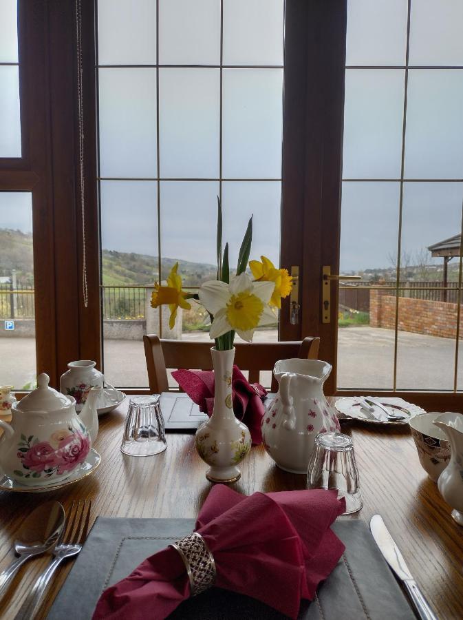 Bed and Breakfast Glenn Eireann House Cushendall Esterno foto