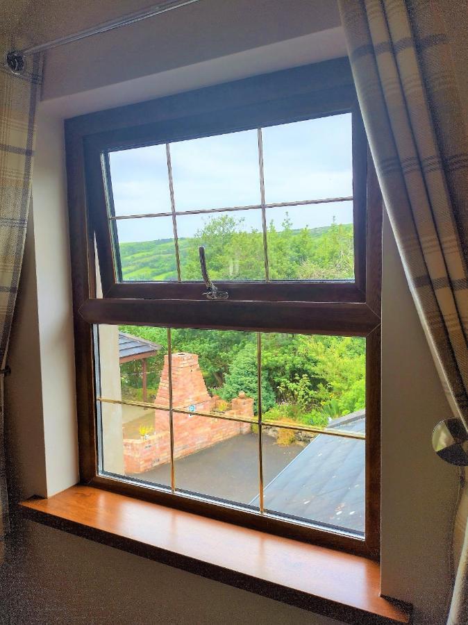 Bed and Breakfast Glenn Eireann House Cushendall Esterno foto