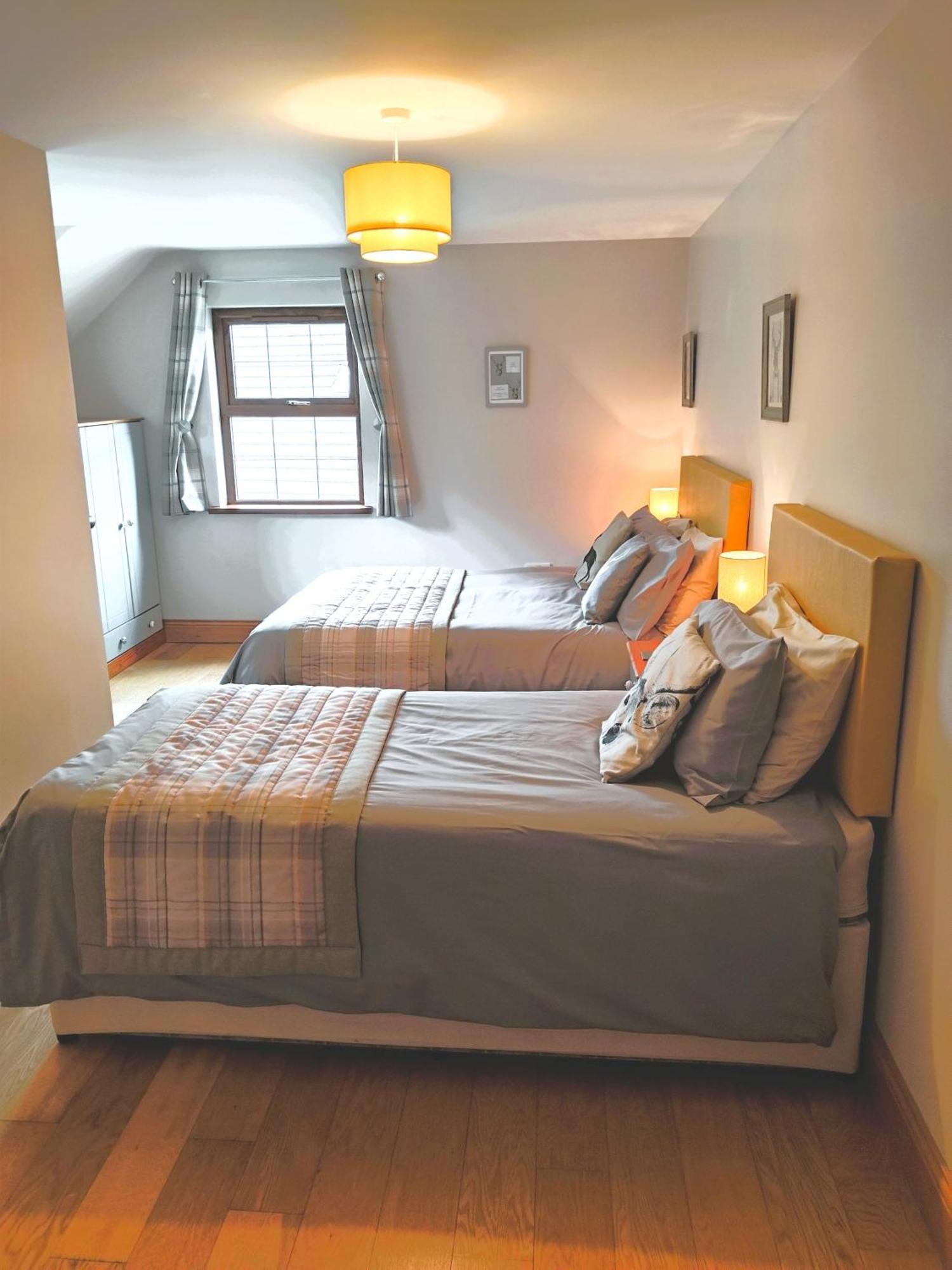 Bed and Breakfast Glenn Eireann House Cushendall Esterno foto