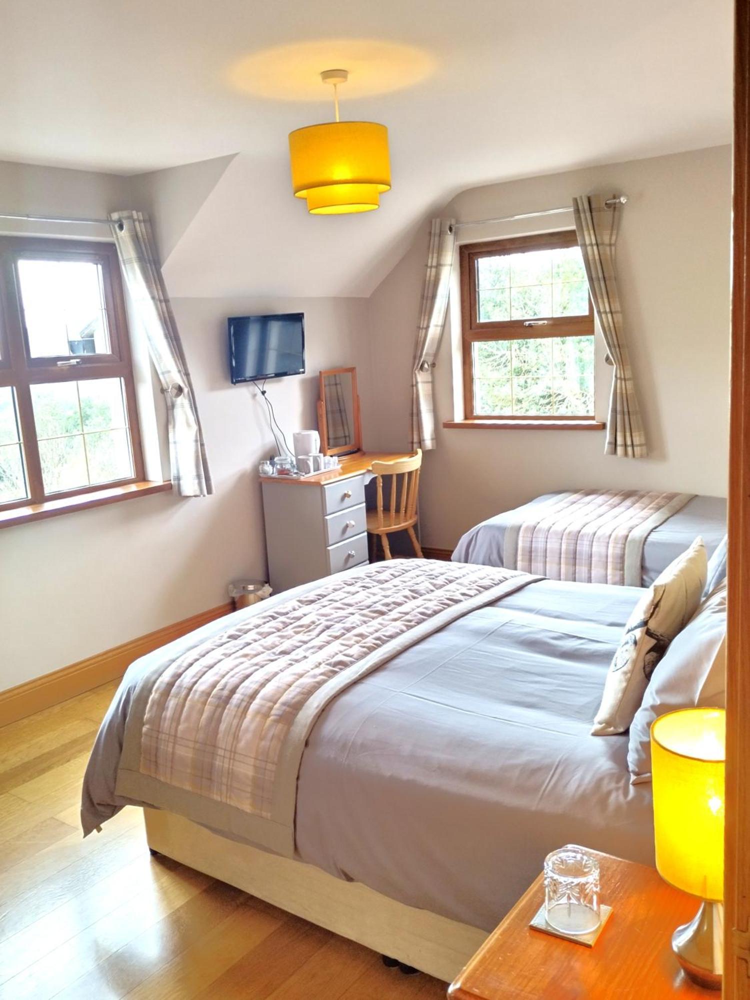 Bed and Breakfast Glenn Eireann House Cushendall Esterno foto