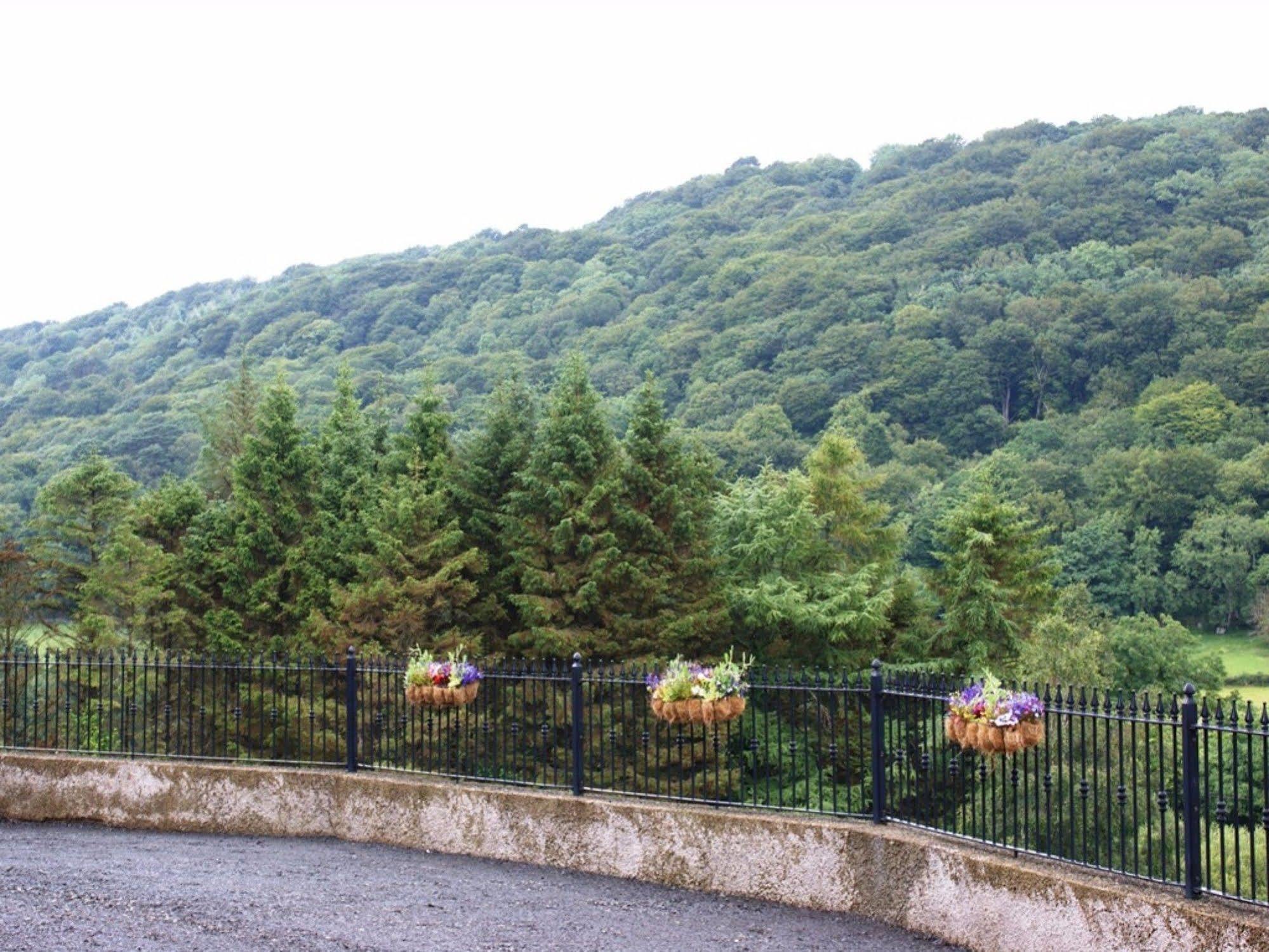 Bed and Breakfast Glenn Eireann House Cushendall Esterno foto