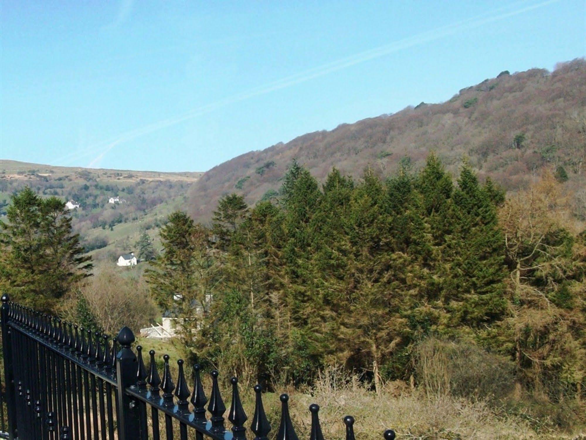 Bed and Breakfast Glenn Eireann House Cushendall Esterno foto